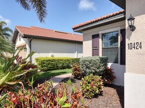 10424 Crooked Crk Dr in Venice, FL - Building Photo - Building Photo
