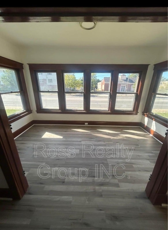 2758 Monroe St in Toledo, OH - Building Photo - Building Photo