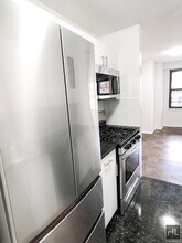 East 82nd Street in New York, NY - Building Photo - Building Photo