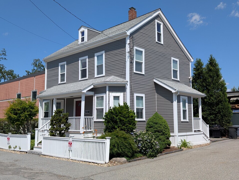 9 Wall St in Waltham, MA - Building Photo