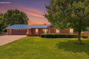 206 Hiawatha Trail in Georgetown, KY - Building Photo