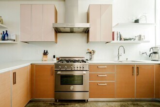 1220 N Orange Grove Ave in West Hollywood, CA - Building Photo - Building Photo