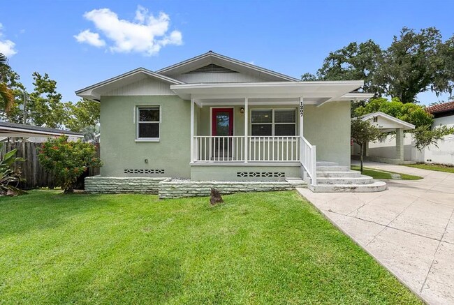 property at 1207 W Charter St
