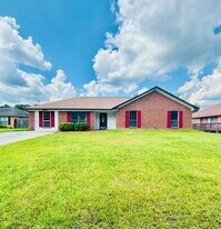 932 Highland Dr in Hinesville, GA - Building Photo