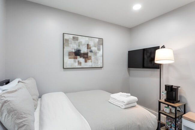 property at 2792 Horse Shoe Dr
