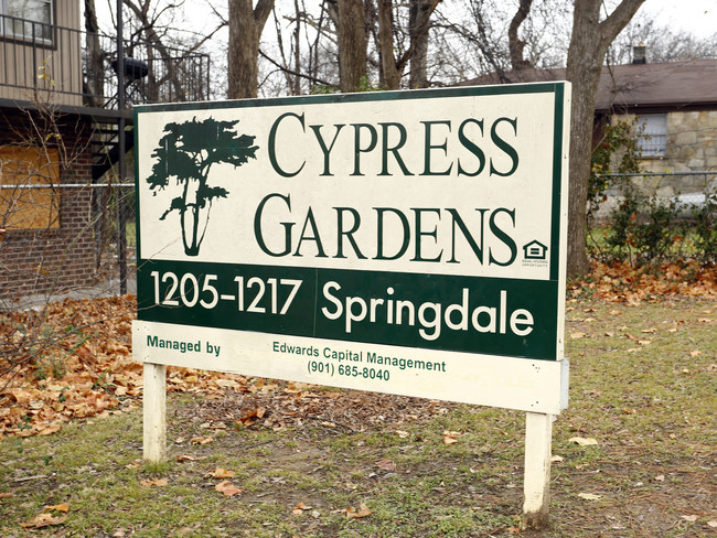 Cypress Gardens Apartments in Memphis, TN - Foto de edificio - Building Photo