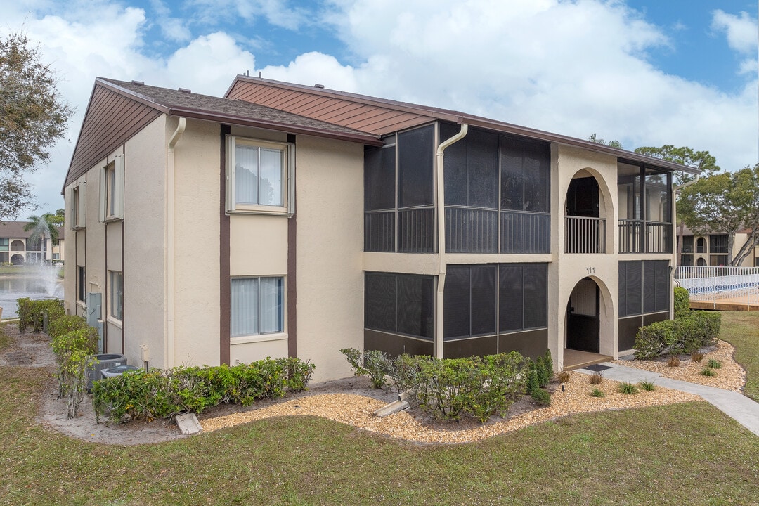 Pine Ridge IV Condominiums in Greenacres, FL - Building Photo