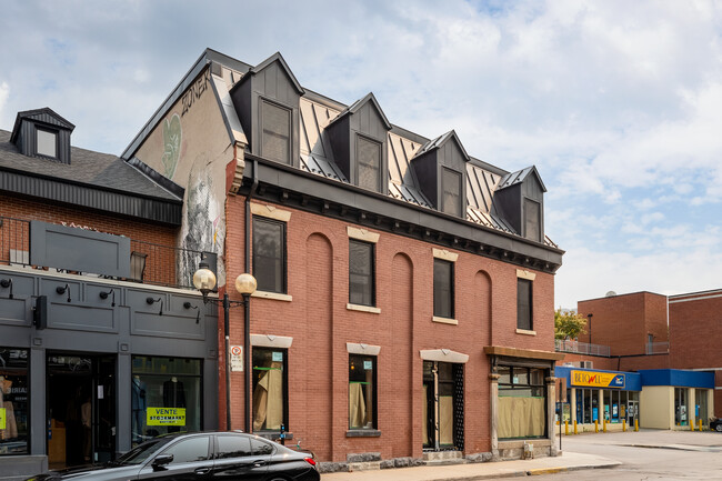 2668-2678 Notre-Dame Rue O in Montréal, QC - Building Photo - Building Photo