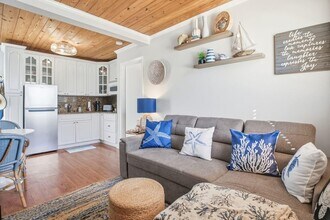 310 Harrison St, Unit 102E in Hollywood, FL - Foto de edificio - Building Photo