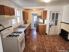 16 Dean St in Stamford, CT - Building Photo - Building Photo