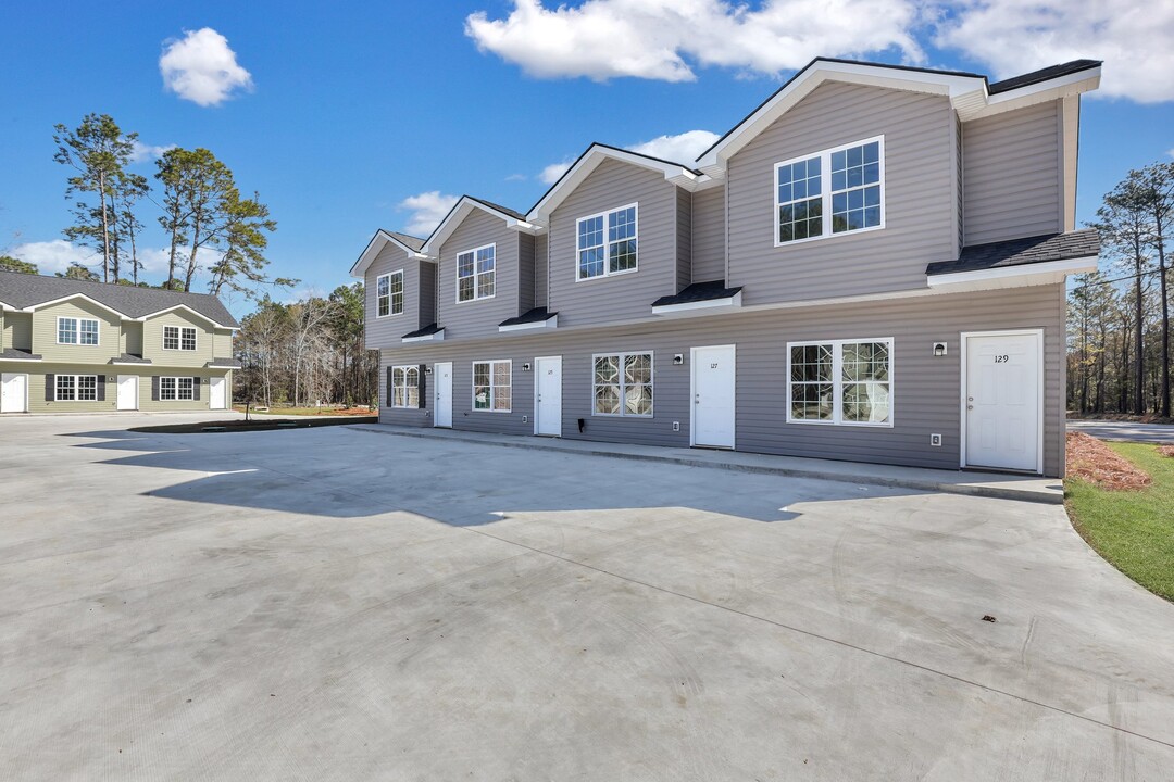 93 Briarwood Rd in Statesboro, GA - Foto de edificio