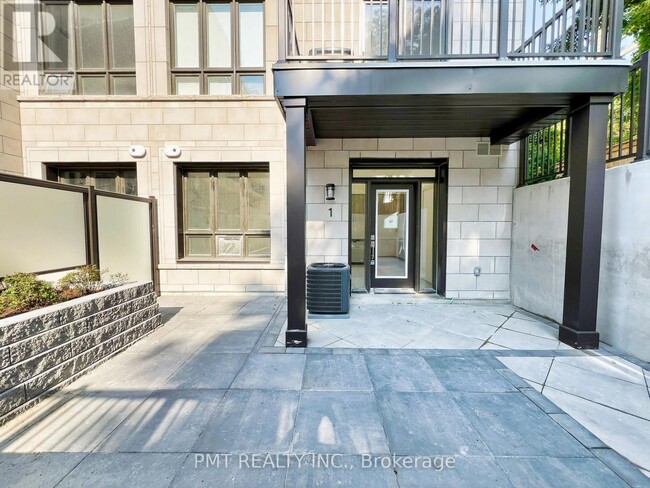 4045 Hickory Dr in Mississauga, ON - Building Photo - Building Photo