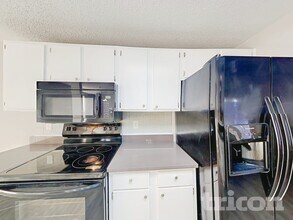 8323 Kapplewood Ct in Charlotte, NC - Foto de edificio - Building Photo