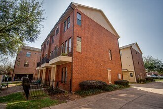 2110 Shearn St in Houston, TX - Building Photo - Building Photo