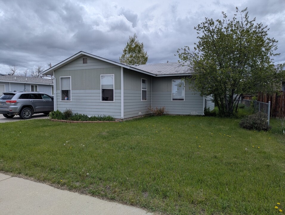 245 Smith St in Lander, WY - Building Photo