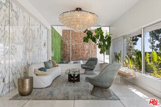 8787 Shoreham Dr in West Hollywood, CA - Building Photo - Building Photo