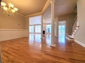 102 Alden Village Ct in Cary, NC - Building Photo - Building Photo