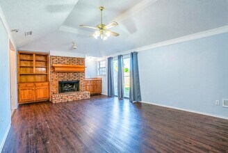 362 S Stewart Ave in Lancaster, TX - Foto de edificio - Building Photo