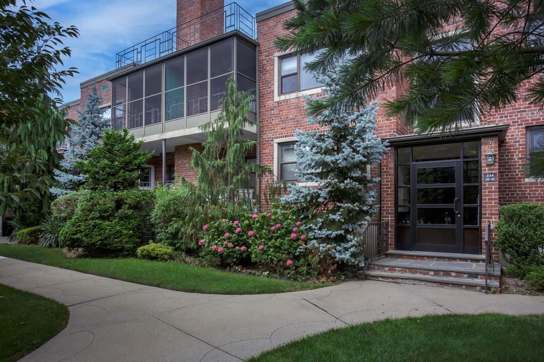 234 Cedarhurst Ave in Cedarhurst, NY - Building Photo