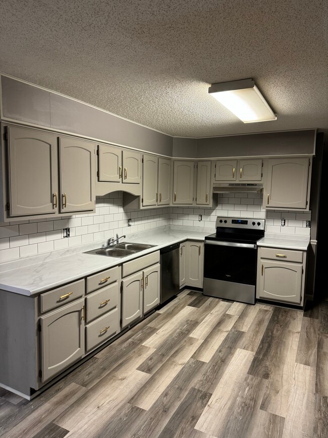 206 Kate Dr, Unit 206 Kate Dr