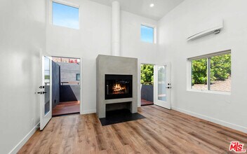 667 Brooks Ave in Los Angeles, CA - Building Photo - Building Photo
