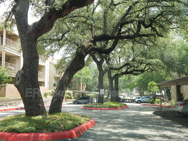 4119 Castlewood in San Antonio, TX - Foto de edificio