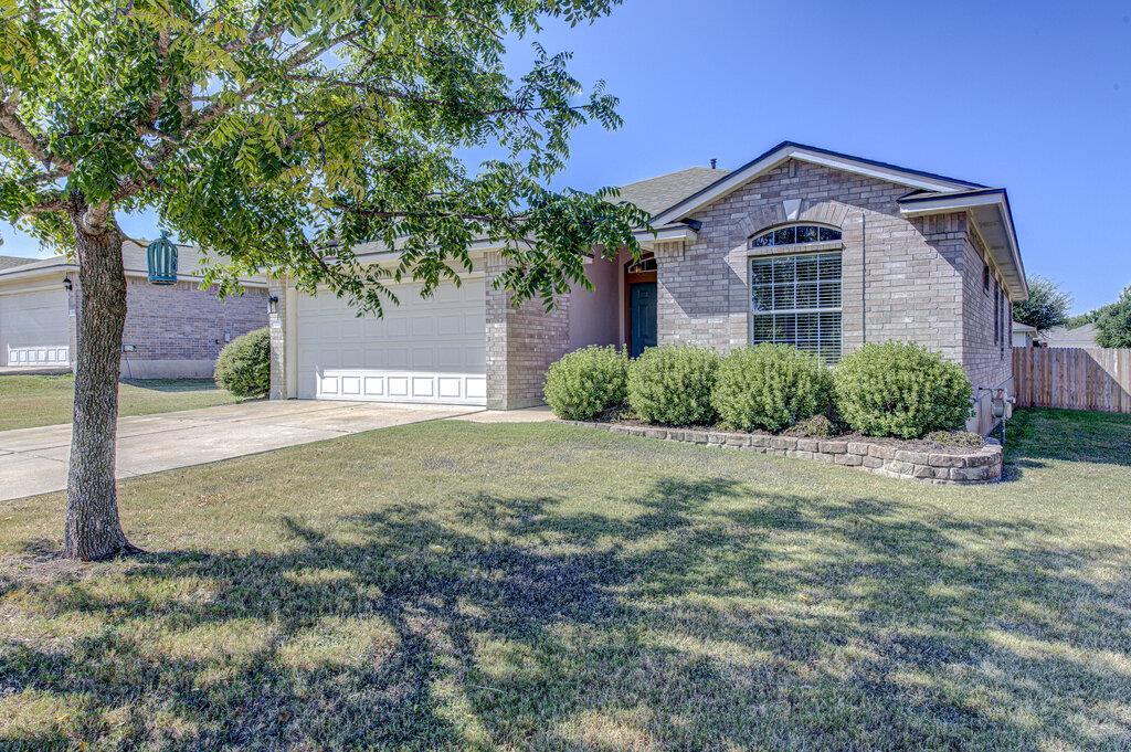 1111 Whitley Dr in Leander, TX - Building Photo