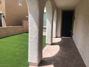 9474 Belmont Bay Ave in Las Vegas, NV - Building Photo - Building Photo