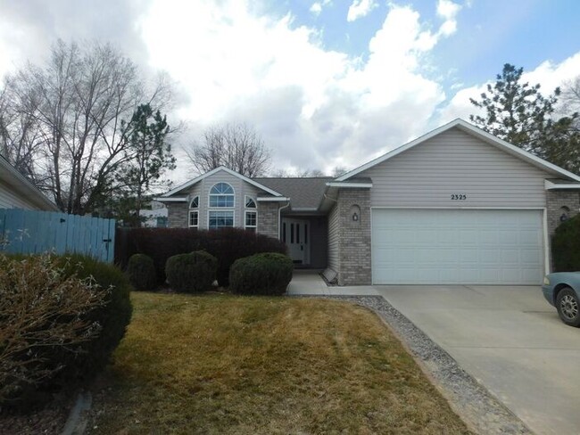 property at 2325 Springside Ct
