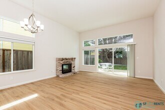 110 Bella Vista Ave in Pacifica, CA - Building Photo - Building Photo