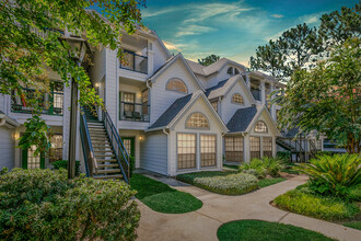 The Grove at White Oak Apartments in Houston, TX - Foto de edificio - Building Photo