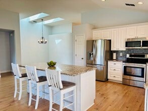 9728 Long Meadow Dr in Tampa, FL - Building Photo - Building Photo