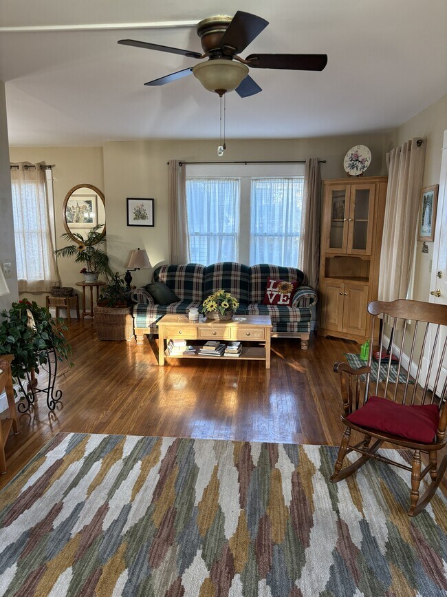 4124 Seneca St, Unit Lower in West Seneca, NY - Building Photo - Building Photo