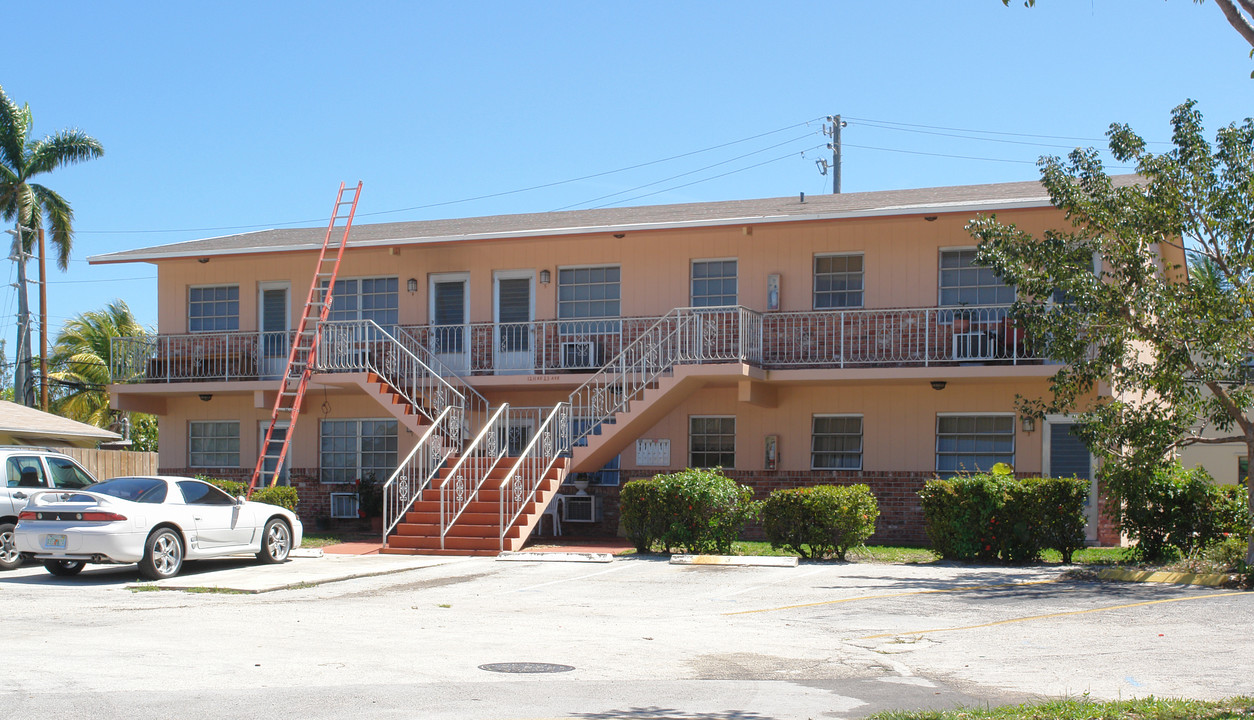 1211 NE 23rd Ave in Pompano Beach, FL - Building Photo