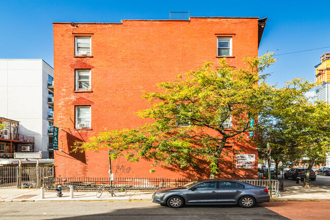 78 S 6th St in Brooklyn, NY - Foto de edificio - Building Photo