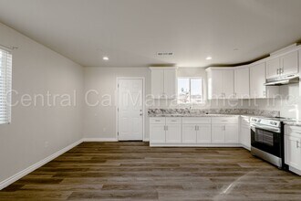 541 Walker St in Arvin, CA - Building Photo - Building Photo