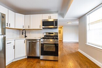173 Emerson St, Unit 2 in Boston, MA - Foto de edificio - Building Photo