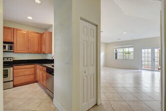 1125 NW 18th Ave in Boca Raton, FL - Building Photo - Building Photo