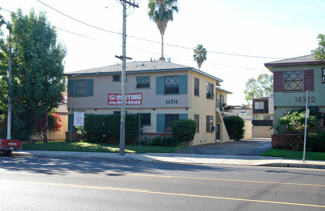 14314 Magnolia Blvd in Sherman Oaks, CA - Building Photo