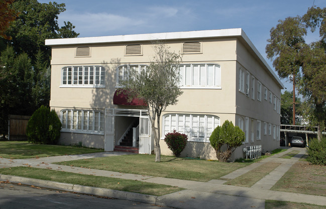 745 E Home Ave in Fresno, CA - Foto de edificio - Building Photo