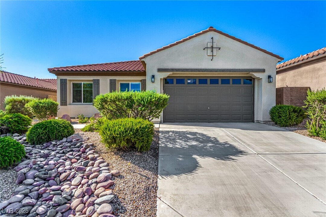 2756 Leys Burnett Ave in Henderson, NV - Building Photo