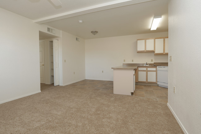 La Posada Apartments in Tucson, AZ - Building Photo - Interior Photo