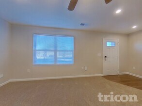 8991 Celtic Dr in Winston, GA - Foto de edificio - Building Photo