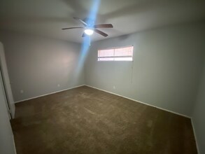 1617 S Van Buren St, Unit Unit 4 in Amarillo, TX - Foto de edificio - Building Photo