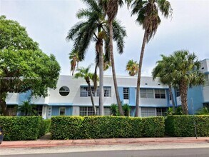 1009 Meridian Ave in Miami Beach, FL - Building Photo - Building Photo