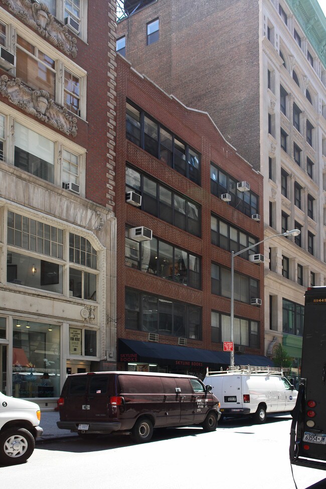 11-13 W 18th St in New York, NY - Building Photo - Building Photo