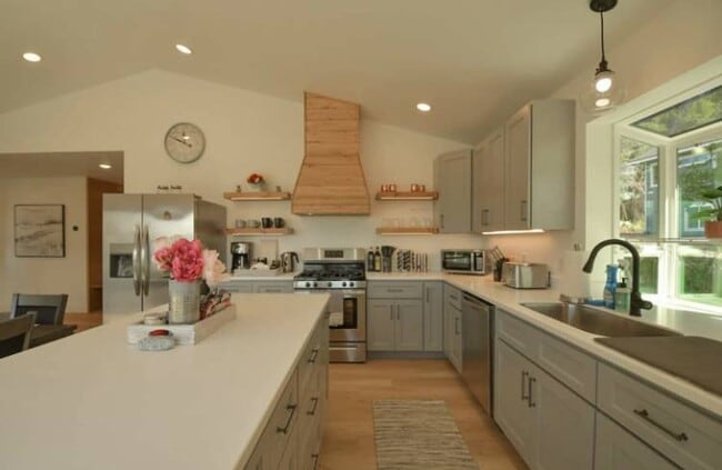 1200 Eric Ln in Homer, AK - Building Photo - Building Photo