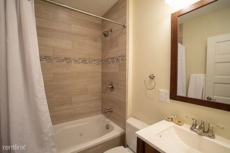 3249 N Hoyne Ave in Chicago, IL - Building Photo - Building Photo