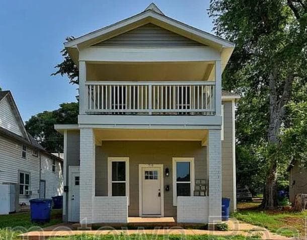 property at 516 E Harrison Ave