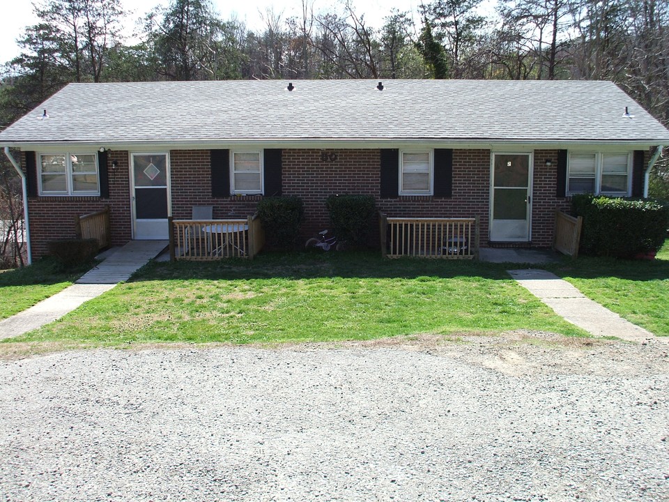 50 Mason Ct in Martinsville, VA - Building Photo